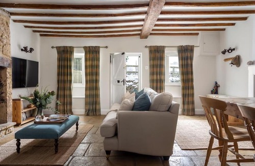 Upper Oddington House | Charming 17th Century Cotswold Cottage