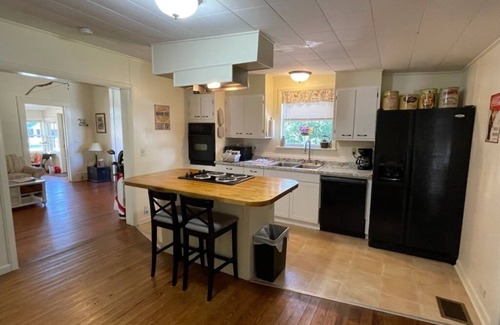 Welaka House | Charming 1930's house only a few blocks from the St. Johns River!