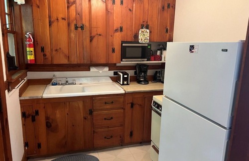 Wolfeboro Cottage | Charming 1940s Crescent Lake Cottage – Your Lakeside Paradise