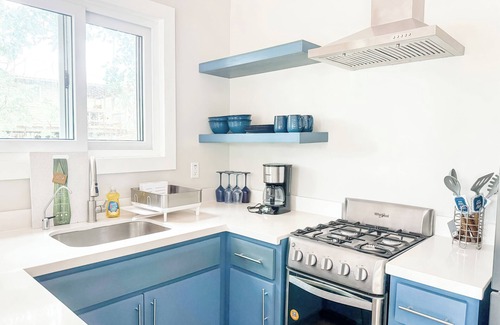 Mud Hole Cottage | Charming 1BD/1BA Cottage with View of Man O' War Harbor, A/C and WiFi