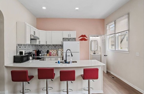 Herron Morton House | Charming 1BR Apartment Ideal Central Location