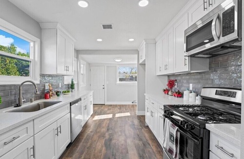 San Bernardino House | Charming 2-bedroom house in peaceful San Bernardino with AC