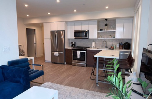 Costa Mesa Apartment | Charming 2-bedroom apartment with WiFi, fitness room in fabulous Costa Mesa