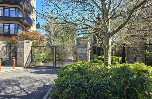 Clonshaugh Apartment | Charming 2-bedroom apartment, great location streaming WiFi in wonderful Dublin