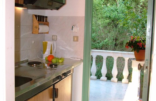 Lefkimmi Apartment | Charming 2-bedroom apartment in Vitalades with WiFi and AC