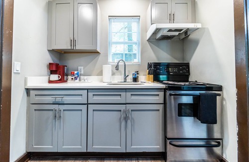 Charlotte Cabin | Charming 2-bedroom cabin close to Uptown Charlotte!