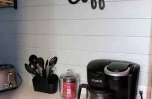 Cookson Cabin | Charming 2-bedroom cottage/cabin in serene Cookson, Ok right on Lake Tenkiller.