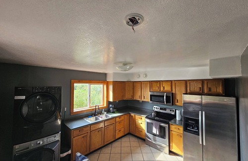 Fairbanks House | Charming 2-bedroom house just 12 miles from airport with spectacular auroras.