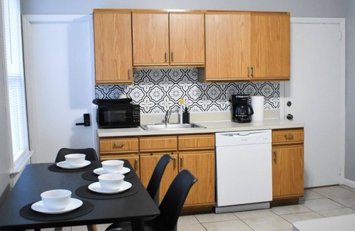 Fairfield House | Charming 2-bedroom house with WiFi, AC in Fairfield