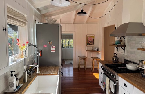 Ojai House | Charming 2-bedroom house steps from downtown Ojai.
