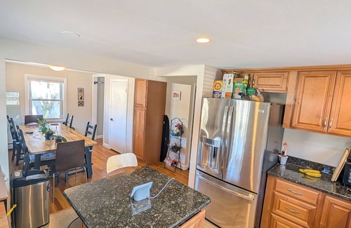 Malden House | Charming 2-bedroom house with WiFi, AC in enjoyable Malden