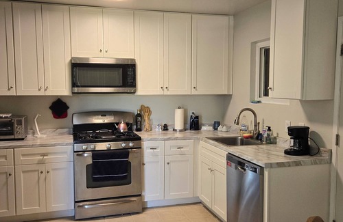 Old Poway House | Charming 2-bedroom house in quaint Poway with AC, WiFi