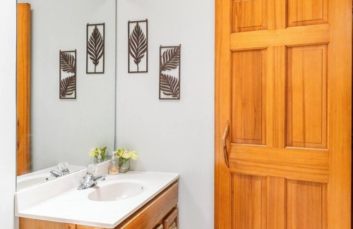 Volcano Cabin | Charming 2-bedroom lodge in beautiful Volcano with Hot Tub