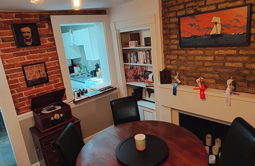 Fells Point House | Charming 2-bedroom townhome with WiFi, AC in awesome Fells Point Baltimore