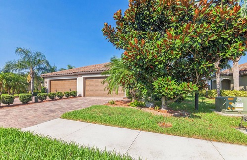 Bradenton Villa | Charming 2-bedroom villa in Bradenton with at Heritage Harbor Country Club