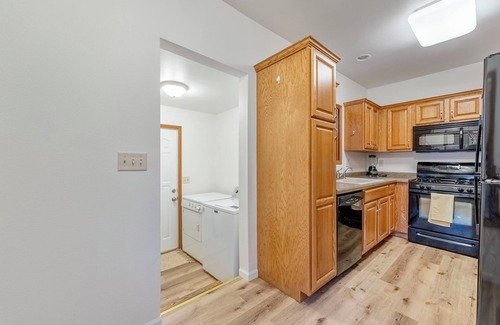 North Liberty House | Charming 2bed, 1.5bath home with fire pit, near trails, dining, and key landmark