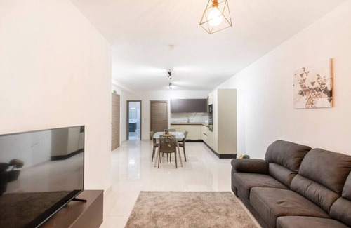 Gzira Apartment | Charming 2BR w/Maltese Balcony Off the Promenade