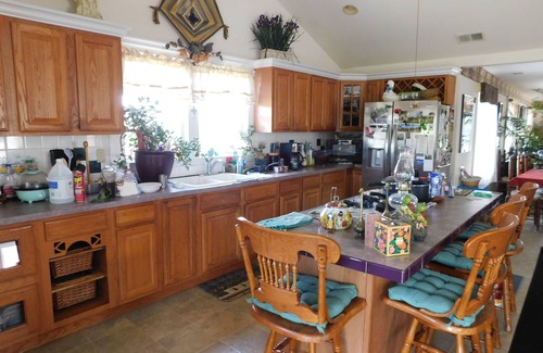 Coxs Creek Bed & Breakfast | Charming 3-bdrm B&B Rick House Retreat just outside of Bardstown.