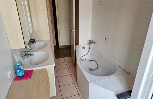 Saacy-sur-Marne Villa | Charming 3-Bedroom House, Perfect for Family Getaways or Extended Professional Stays