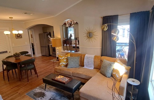 McKinney Cottage | Charming 3-bedroom cottage in Historic McKinney, three blocks from the square.