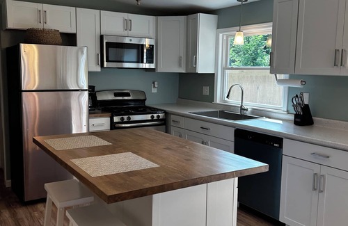 Corning House | Charming 3-bedroom entire house in gorgeous Corning with WiFi