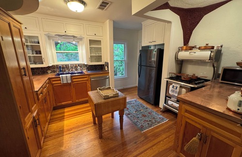 Park Cities House | Charming 3-bedroom home in the heart of University Park