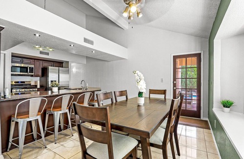 El Paso House | Charming 3 bedroom house with WiFi, AC beautiful backyard and pool.