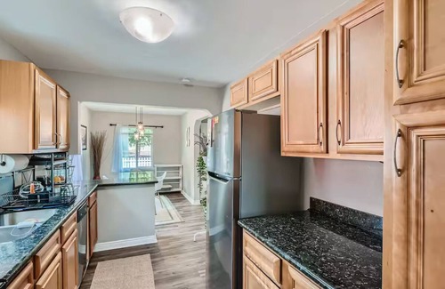 Delmar Parkway House | Charming 3-bedroom house with WiFi, AC in wonderful Aurora