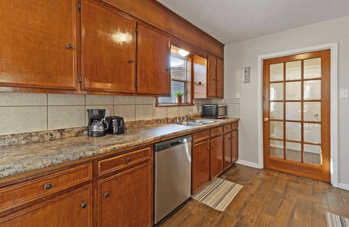 Wheeler Ridge House | Charming 3-bedroom house with AC and WiFi in welcoming Bryan
