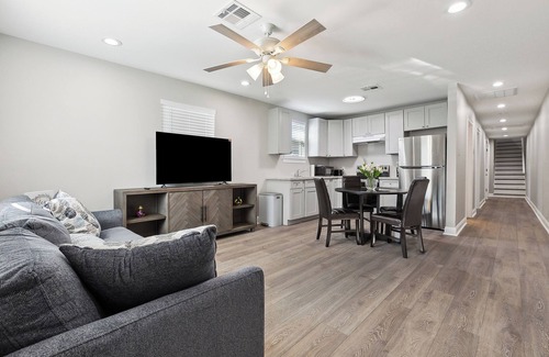 Ponchartrain Park House | Charming 3-bedroom house in vibrant New Orleans with WiFi, AC & Large Back Yard