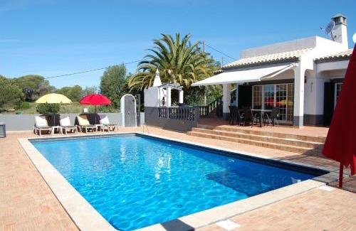 Aldeia Villa | Charming 3-bedroom villa with WiFi and central heating in beautiful Santa Brbar