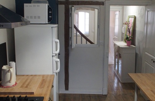 Albi House | Charming 3-star central gite, roof terrace, sleeps 4