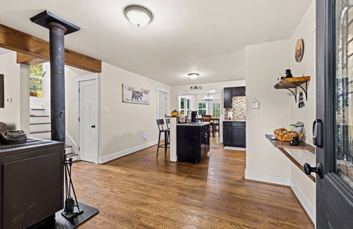 Stanardsville Cabin | Charming 3BR cabin close to wineries, Shenandoah National Park, Massanutten,UVA