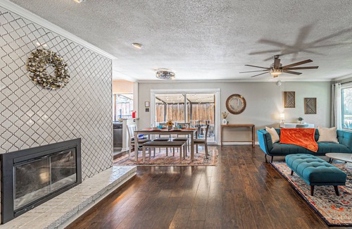 Garland House | Charming 3BR House - Pool, King Bed, and Grill in Garland