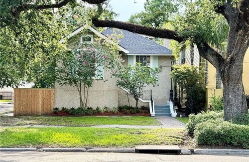 Audubon House | Charming 4-bedroom house with WiFi, AC steps to Universities in New Orleans