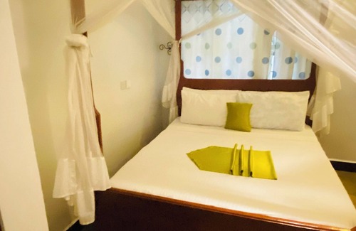 Arusha Hotel | Charming 9-bedroom hotel with AC, fitness room in fabulous Arusha