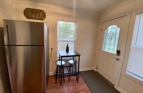 Lansing House | Charming and Cozy Lansing Loft Home