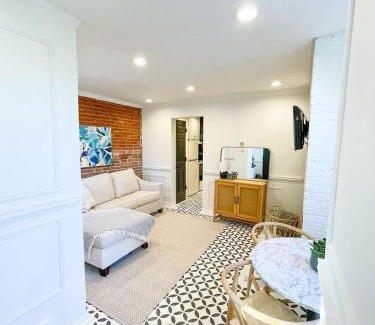 Stanton Park Apartment | Charming and Historic Apartment in Capitol Hill