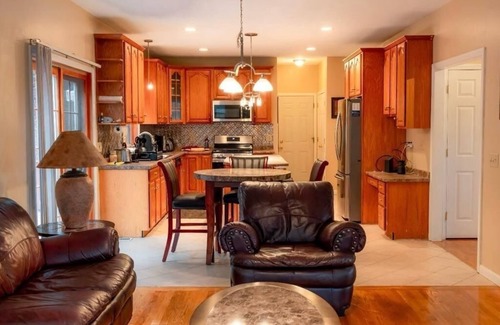 Ware House | Charming and Spacious 3-bedroom house with WiFi, AC in a quiet environment