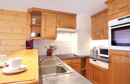 Courchevel Apartment | Charming Apartment in Courchevel with Parking and Wifi, Ski-in/Ski-out, Sleeps 6