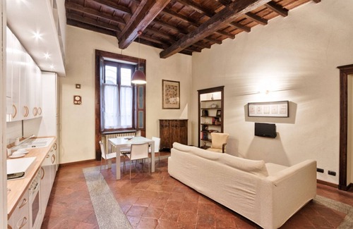 Roman Quarter Apartment | Charming apartment in the historic center, a few meters from Piazza Castello and very close to all the main monuments of the city, reachable on foot. You can enjoy all the beauties of Turin in complete freedom, between an aperitif in the city center, a v