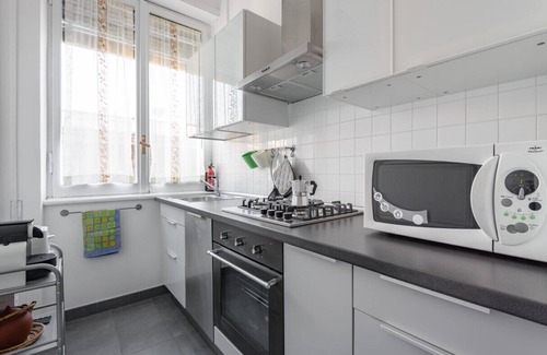 Flaminio Apartment | CHARMING APARTMENT NEAR SPANISH STEPS WITH LIFT - WIFI -AIR COND. !