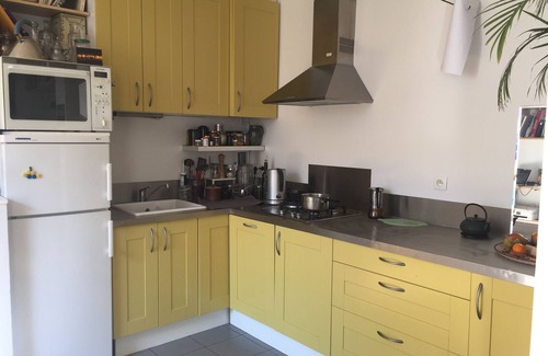 Quartier de la Folie-Mericourt Apartment | Charming apartment sunny in building and pleasant neighborhood