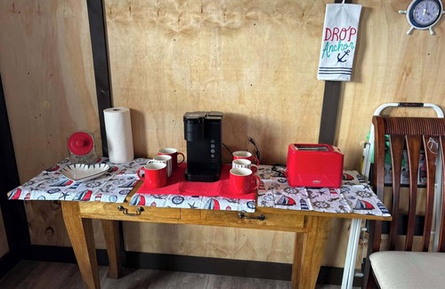 Terra Nova Cabin | Charming boat house by the Ocean in beautiful Smith's Harbour, NL with WiFi