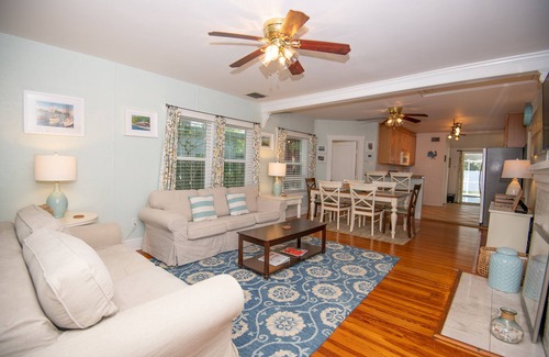 Gulfport House | Charming Bungalow | Private Pool & Yard