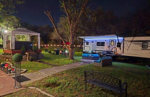 Leon Valley RV Rental | Charming campground in San Antonio for a relaxing getaway