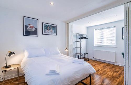 Beverley Apartment | Charming & Central House with Garden and Free Parking