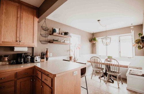 Highland House | CHARMING CITY TUDOR, CHARMING CITY TUDOR GET AWAY