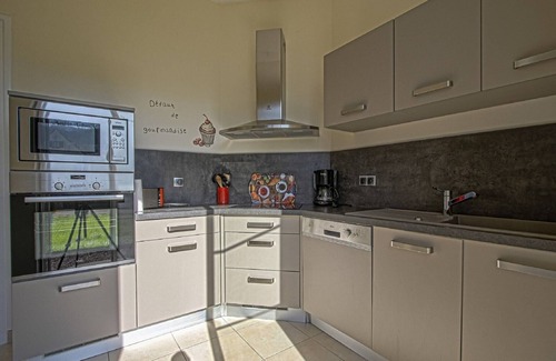 Sainte-Honorine-des-Pertes House | Charming Coastal Hideaway