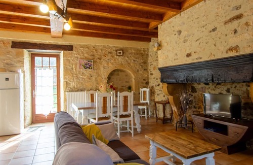 Saint-Avit-Riviere Cottage | Charming Cottage with Shared Jacuzzi, Terrace, Garage, Near Dordogne & Vézère Valleys